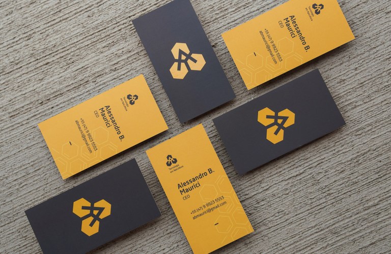 Alessandro beekeeping business card1