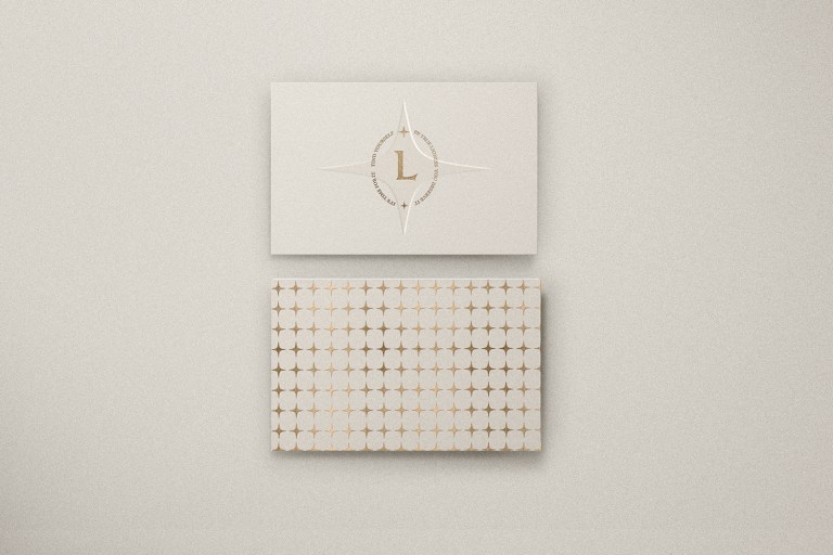 Léaina business card